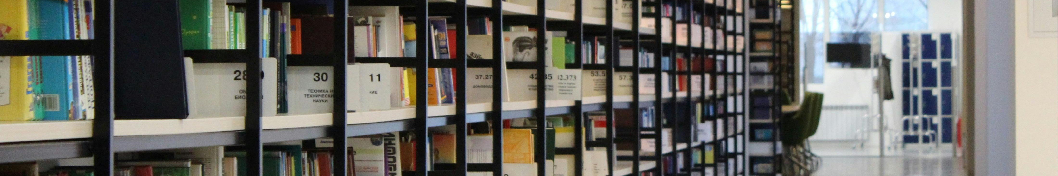 shelves_cr_pixabay_pexels_schmal